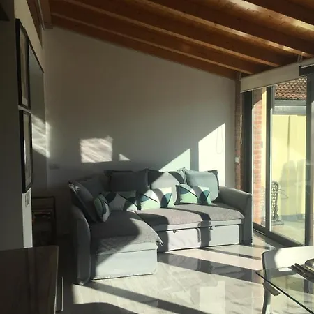 Luxury Vertical Open Space Sangiano Exterior photo